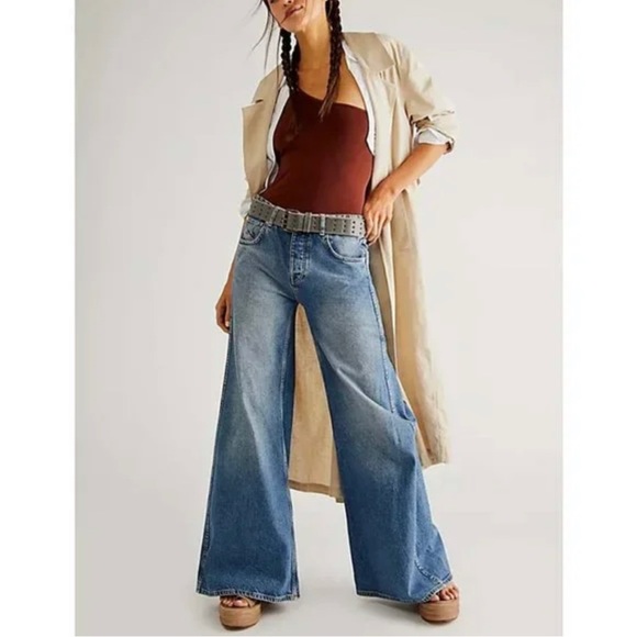 Free People Lovefool Low Rise Jeans Wide Leg - Picture 5 of 16